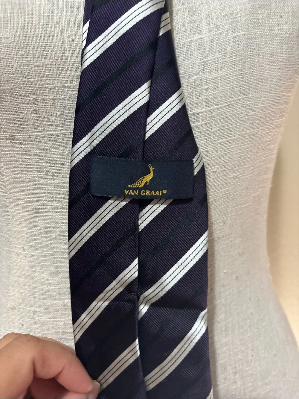 VAN GRAAF Men’s Silk Blend Navy Blue White Striped Tie Gold Crest Business